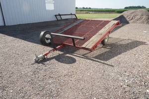 lot 8 image: trailer