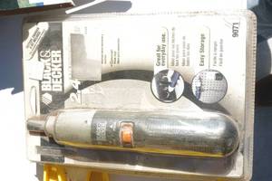 lot 12 image: cordless screwdriver
