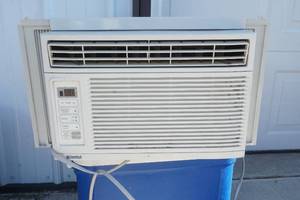 lot 17 image: window AC unit