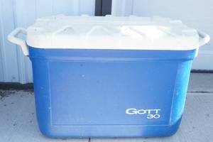 lot 19 image: cooler