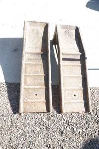 lot 24 image: car ramps