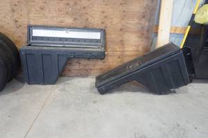 lot 34 image: tool box