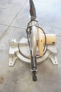 lot 61 image: compound miter saw