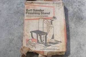 lot 81 image: finishing stand