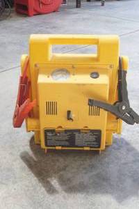 lot 86 image: battery charger
