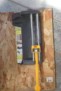 lot 107 image: tile cutter