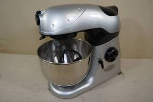 lot 249 image: Cooks 12 Speed 5-Quart Stand Mixer with Attatchments