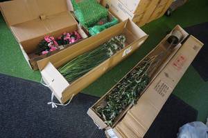 lot 162 image: Assorted Decorative Flowers and Plants