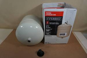 lot 163 image: Everbilt Thermal Expansion Tank - 4.5 Gallon