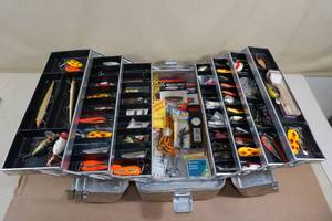 lot 165 image: Umco Tackle Box Loaded with Tackle - Many Vintage Pieces