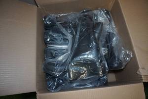 lot 9 image: 6 Pairs of Servus Rubber Rain Boots
