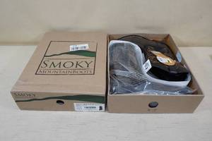 lot 11 image: Smoky Mountain Kids Cowboy Boots