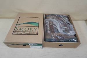 lot 12 image: Smoky Mountain Kids Cowboy Boots