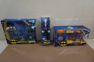 lot 108 image: DC Batman Action Figures