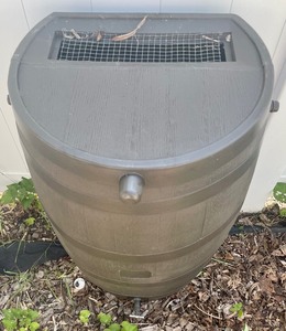 lot 22 image: Rain Water Basin with Spout