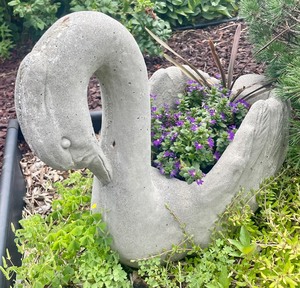 lot 42 image: Vintage Cement Swan Planter