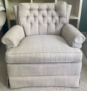 lot 107 image: Fine Upholstered Chair