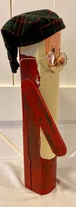lot 152 image: Festive Wooden Santa Decor