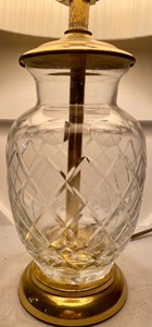 lot 86 image: Decorative Crystal Table Lamp
