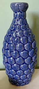 lot 138 image: Delightful Decor Grouping