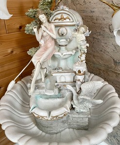 lot 146 image: Fantastic Fountain Lamp