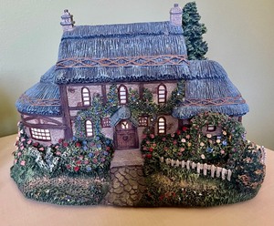 lot 163 image: Thomas Kincaid Hawthorne Village Decor