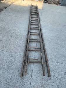 lot 211 image: Vintage 26 Foot Wooden Extension Ladder