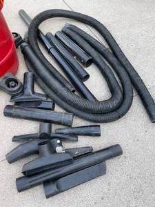 lot 214 image: Craftsman 20 Gallon  6.5 Horse Power Wet  Dry Vac Model 125.12009 With Accessories