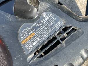 lot 215 image: Black and Decker 17 Inch Hedge Trimmer Model TR1700