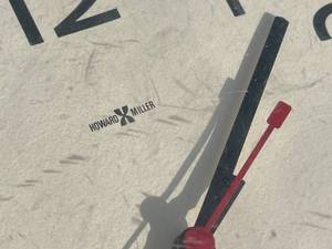 lot 216 image: Howard Miller Battery Operated Wall Mount Clock Model 622 821
