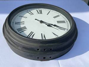 lot 217 image: Metal Battery Operated Wall Mount Clock