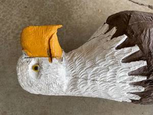 lot 254 image: Hand Carved Bald Eagle