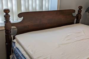 lot 45 image: Vintage Mahogany Queen Bed Frame