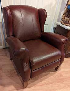 lot 6 image: Lane Burgundy Leather Recliner
