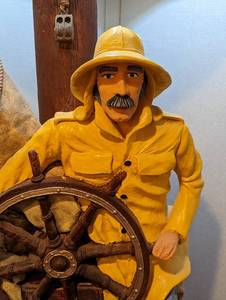 lot 9 image: Large Vintage Apsit Bros Sea Captain Lamp