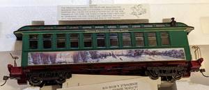 lot 197 image: Thomas Kinkades Hawthorn Christmas Train Set