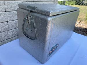 lot 309 image: Amazing Cronco Metal Cooler