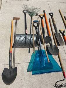 lot 316 image: Variety of Long Handled Tools