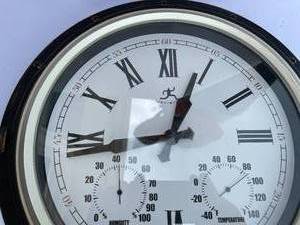 lot 355 image: Infinity Battery Operated Clock  Thermometer