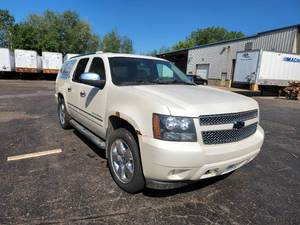 lot 1 image: 2010 Chevrolet Suburban LTZ 4-Door Wagon