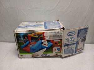 LITTLE TIKES JR JUMP N SLIDE BOUNCER