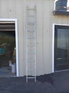 ALUMINUM LADDER