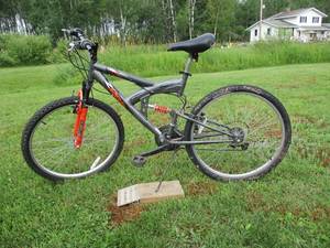 lot 4 image: Northwoods 265 Off Road Bike