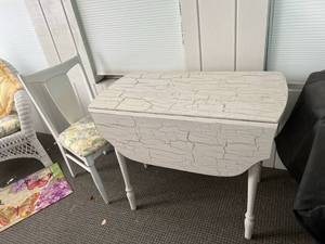 lot 58 image: Fold Down Sides Table & 2 Chairs