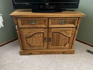 lot 6 image: TV Stand