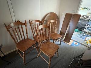 lot 68 image: Dining Table & 4 Matching Chairs