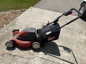lot 76 image: Toro 20 Cordless Electric Mower