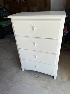 lot 83 image: Dresser