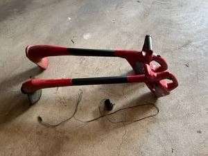 lot 93 image: Toro Electric Trimmers