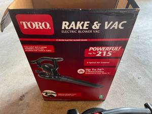 lot 94 image: Toro Blower & Vac